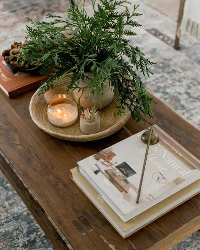 13 Smart Easy Ways to Decorate a Coffee Table