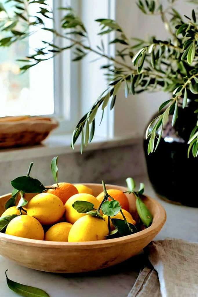 kitchen counter fruit bowl decor
