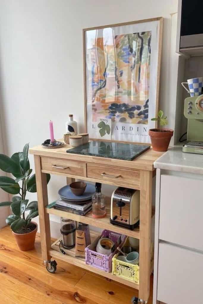 small apartment kitchen organization space saving