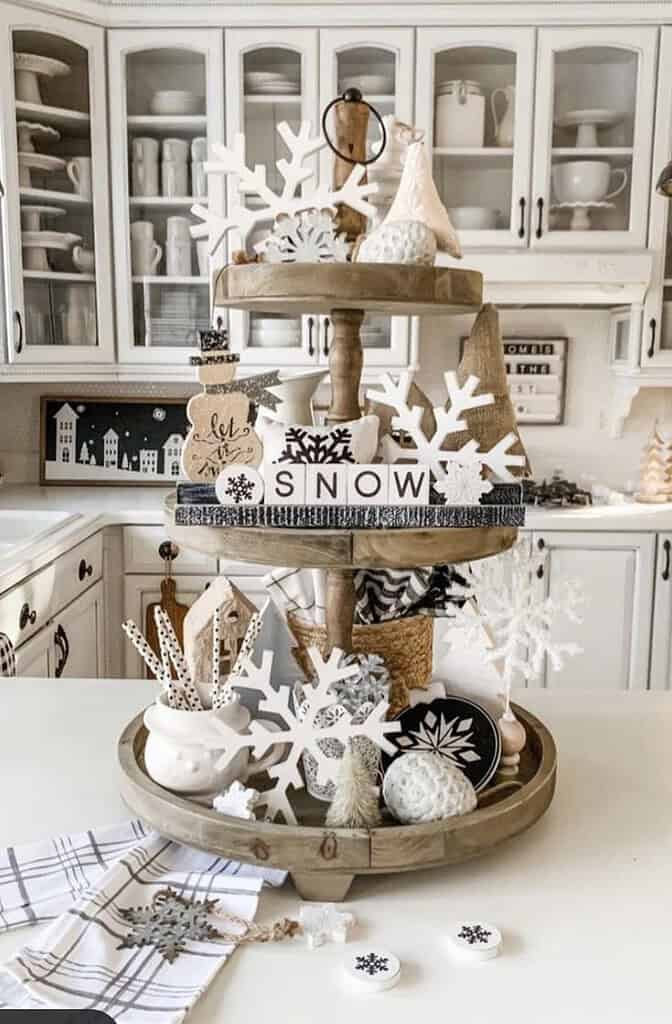 white and beige tiered tray