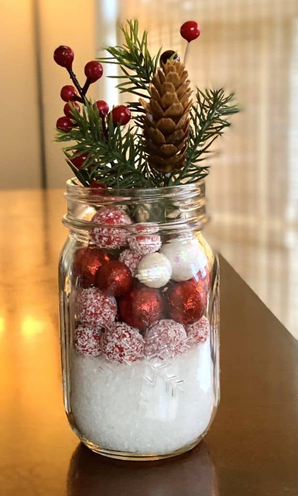 DIY Christmas Mason jar centerpieces DIY Christmas Mason jar centerpieces