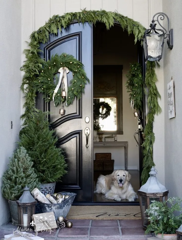 Garland Christmas front door décor 