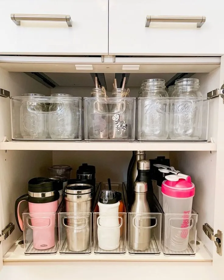 Kitchen cabinet organizer