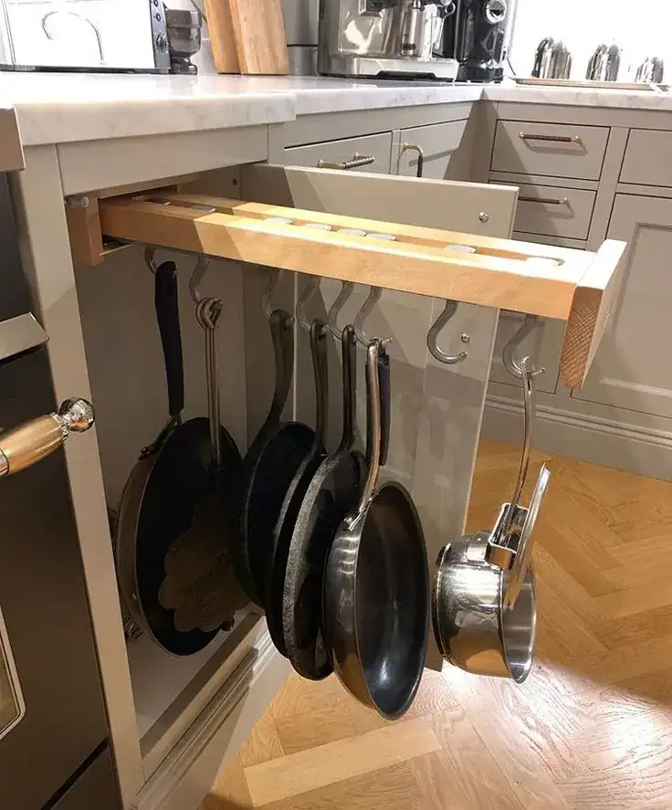 Pot pull out rack