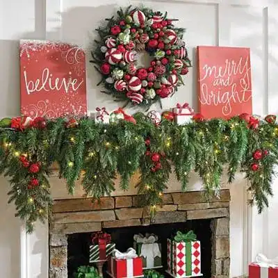 26 Delightful Christmas Mantel Decor Ideas for a Festive Home 14 cascading garland
