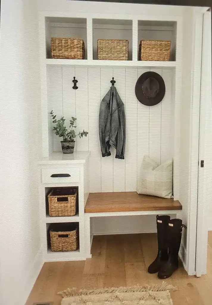Farmhouse Mudroom Ideas 