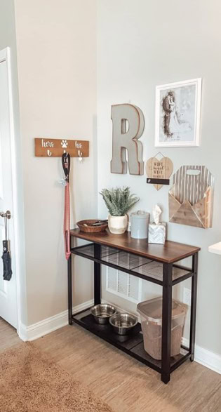 console table apartment entryway.webp