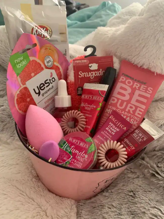 12 Best Valetines Day Gift Basket Ideas Your Loved Ones Will Adore 4 pink valentines basket