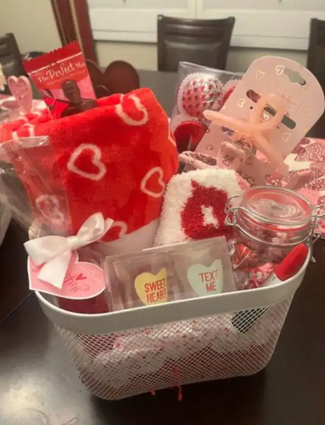 12 Best Valetines Day Gift Basket Ideas Your Loved Ones Will Adore 5 red valentines basket