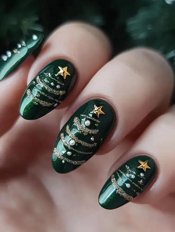 28 Easy Christmas Nail Design Ideas That Are Extra Festive 17 Christmas Tree Nails