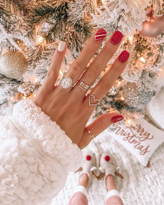 Easy Christmas Nails