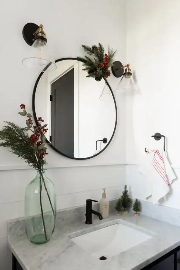 Minimalist Christmas Bathroom decor ideas