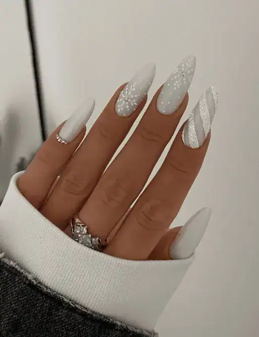 28 Easy Christmas Nail Design Ideas That Are Extra Festive 24 Silver Christmas Nails
