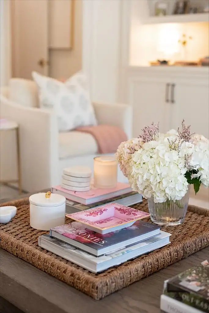 Feminine-Coffee-Table