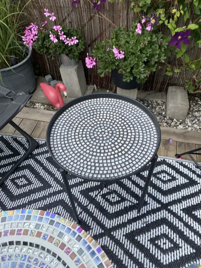 ideas to decorate a small patio