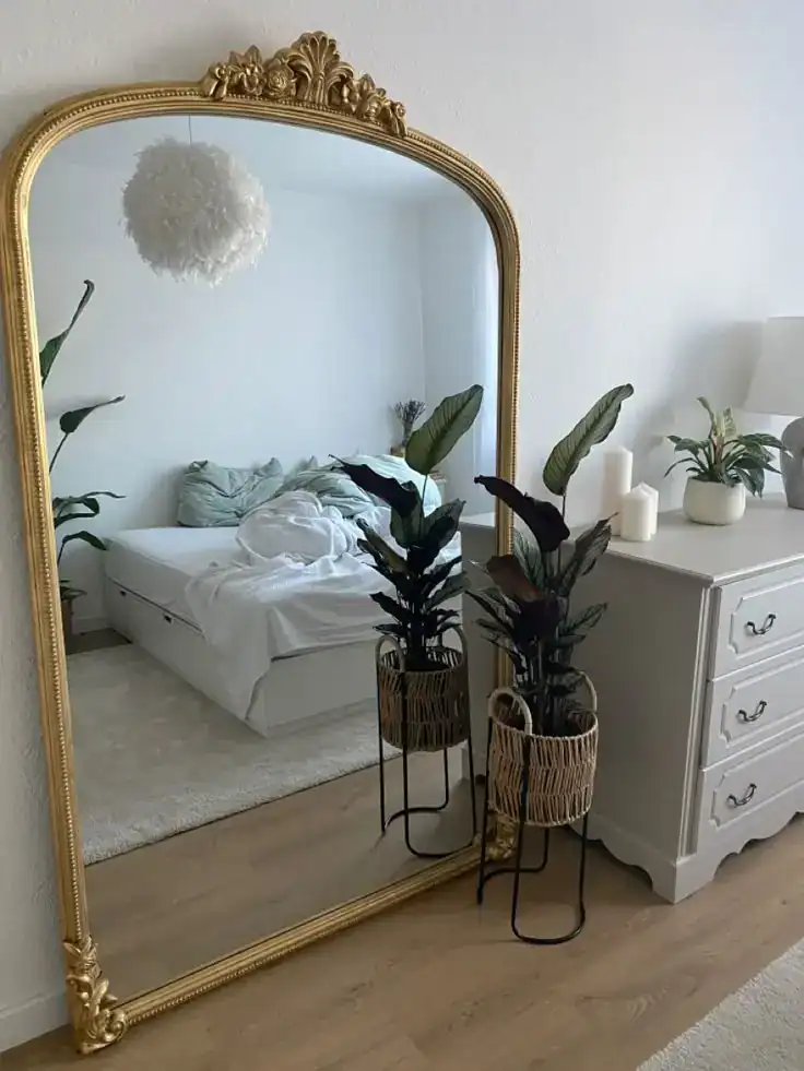 very small apartment decorating ideas