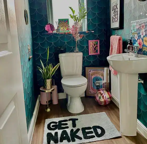 very small bathroom decor ideas